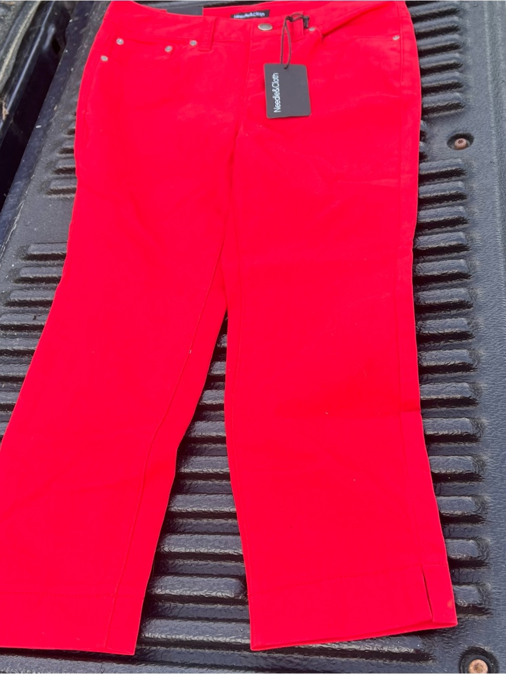 NWT Needle & Cloth Super Soft Stretch Capri Size 4 Petite